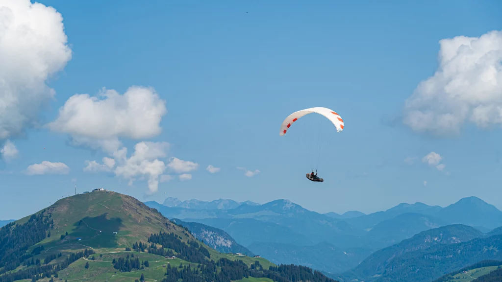 FlyTirol-Hoehenflugkurs-Westendorf-pinker-schirm